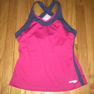 Saucony workout tank -racer back with built in bra